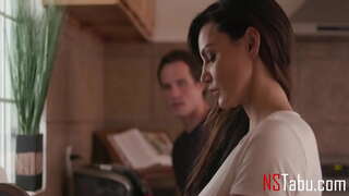 الابن يأكل stepmoms الحمار طوال اليوم - بيكي بانديني روبي صدى