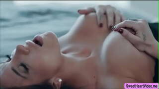 Ɲ�奎琳*泰勒不期望与同性发生性行Liv野和性高潮 Ɲ�奎琳*泰勒不期望与同性发生性行Liv野和性高潮