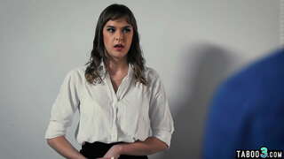 Couage wahine i te tono i tona kaimahi Vanguard ki te fuck ia hubby