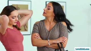 ���ுதர் உளவாளி மற்றும் மாற்றான்மகள் ஒரு இரகசிய விவகாரம் மற்றும் செக்ஸ் ஒளிந்துக்கொள்ளுகிற ஒரு பூமி படுக்கையறை மற்றும் அவர்கள் முத்தம்.லத்தீன் விளிம்புகள் அவளை அவள் licks அவரது விந்து நீக்கம் தொகுப்பு