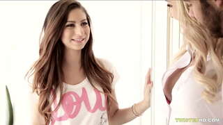 ���ப்பாவி குழந்தையை பெறுகிறார் threesomed