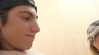 Wong lanang enom nemu excelent deepthroat saka pirang MILF