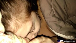 ���வர் விழித்தேன், அவரது மாற்றான்மகள் உறிஞ்சும் அவரது சேவல், மற்றும் அவர் புகார் செய்ய வில்லை.