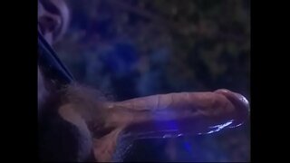 Prsata черноволосая prekrasna dobiva poticaj od poklonik kao ritual kult đavla Prsata черноволосая prekrasna dobiva poticaj od poklonik kao ritual kult đavla